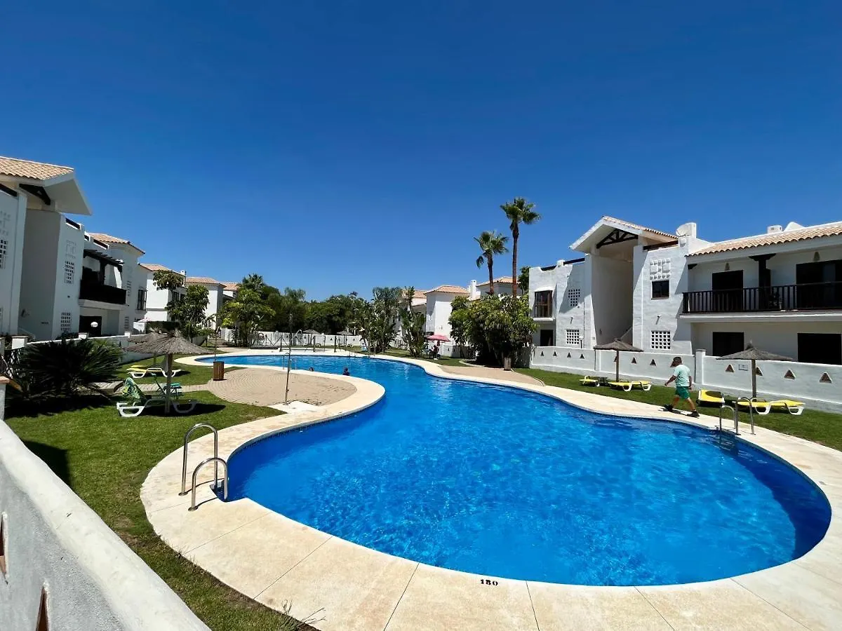 Quiet & Spacious Apt @ Golf Course W/ Roof Terrace San Roque