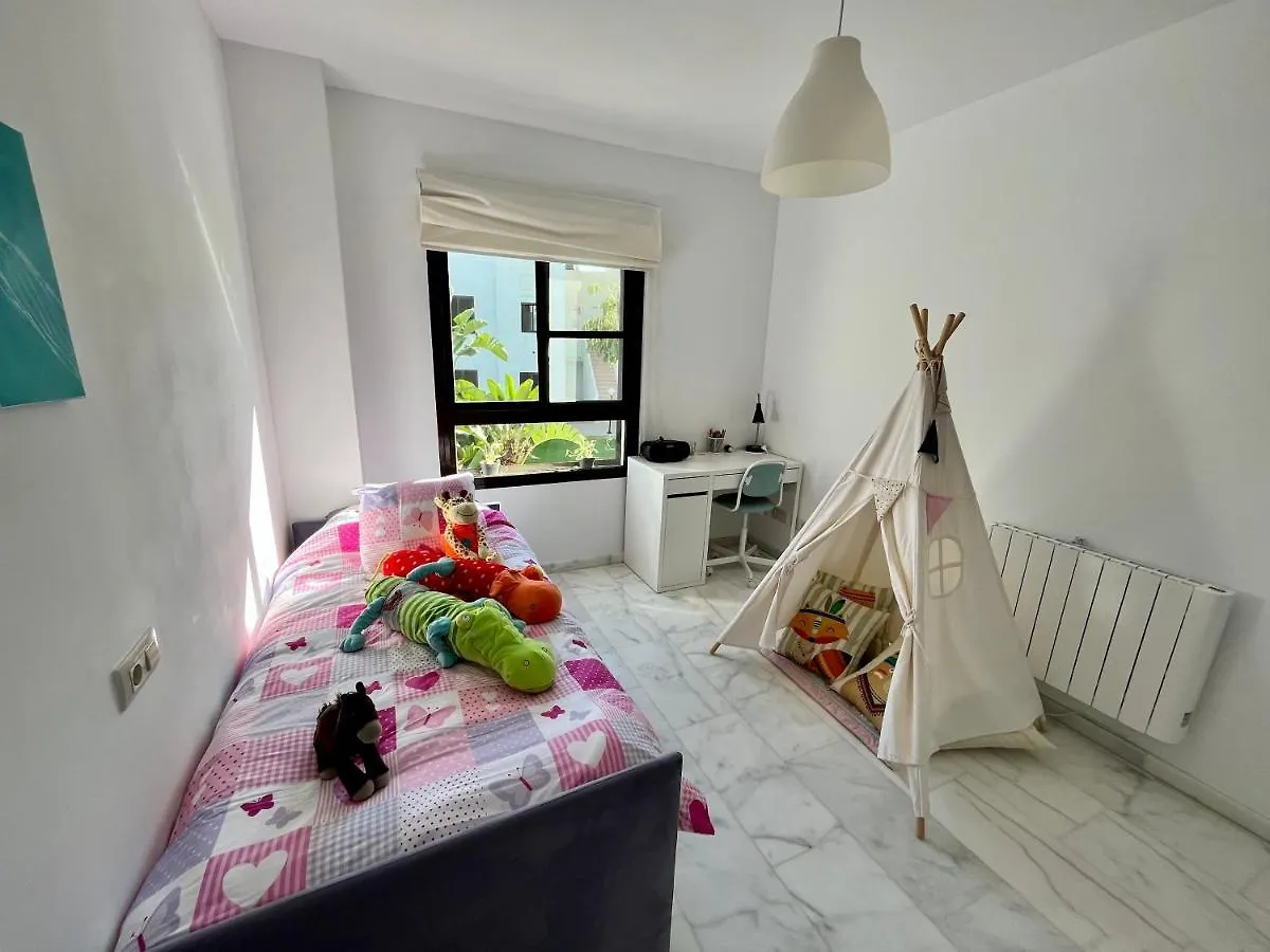 Quiet & Spacious Apt @ Golf Course W/ Roof Terrace San Roque
