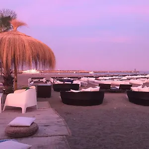  Apartamento Con Piscina ,playa Con Vistas Panorámicas En La Marina De Sotogrande